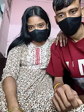 Snapshot of couplegk71 chatting on 1, 2, 2026 couplegk71 online show from 1, 2, 2026