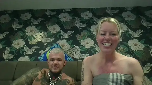 trans man and his dom online show from 19, 2, 2026