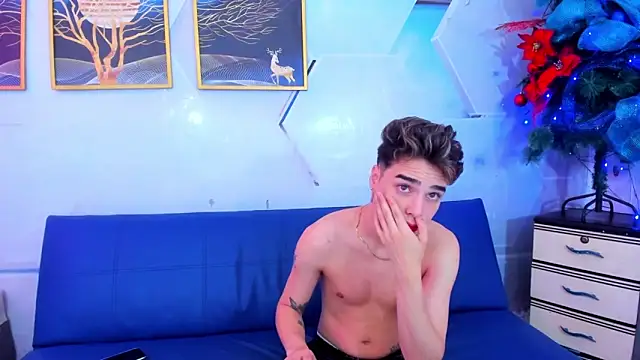 Alex jeins at online show from 21, 12, 2025