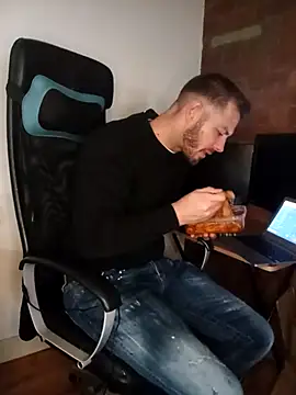 cheekycherryx online show from 28, 3, 2026