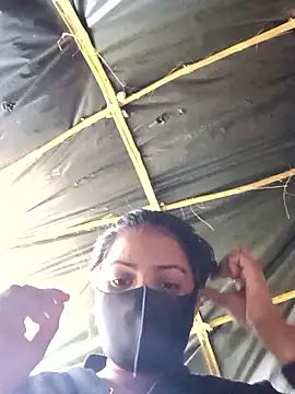 Poonam8080 online show from 1, 2, 2026