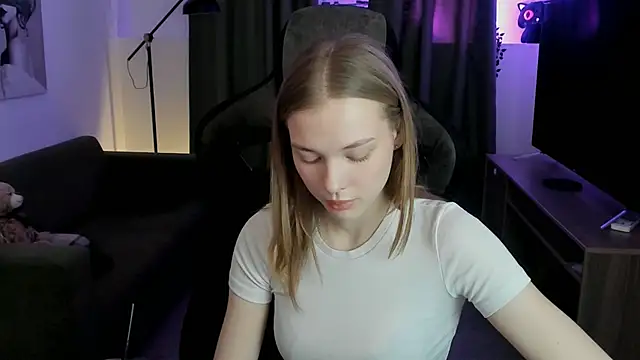 BellaHaadiid online show from 4, 2, 2026