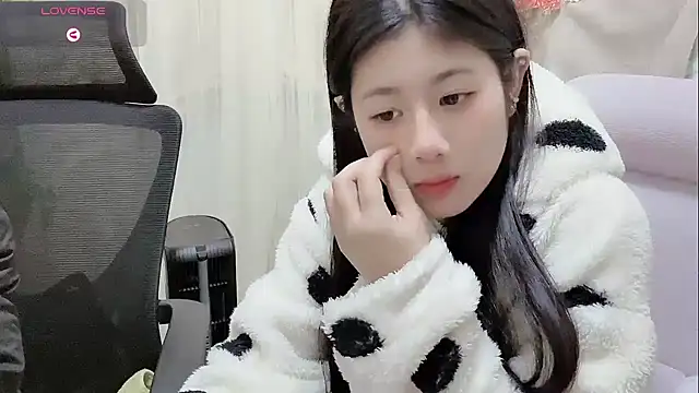 Snapshot of Yvonne-07 chatting on 9, 1, 2026 Yvonne-07 online show from 9, 1, 2026