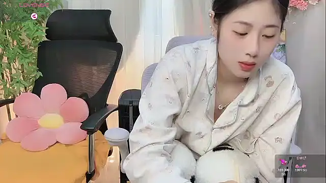 Snapshot of Yvonne-07 chatting on 28, 2, 2026 Yvonne-07 online show from 28, 2, 2026