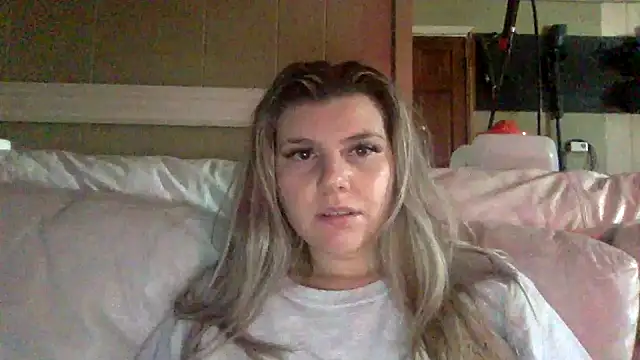 Snapshot of goddesscandy22 chatting on 16, 12, 2025 goddesscandy22 online show from 16, 12, 2025