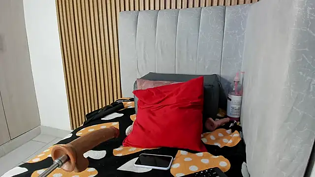 TiifanyGrey online show from 7, 1, 2026