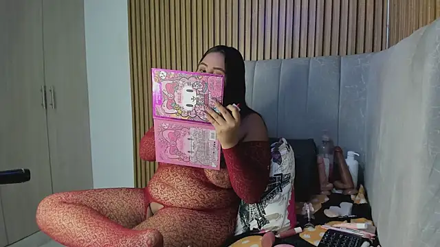 TiifanyGrey online show from 13, 1, 2026