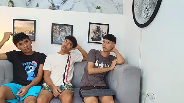 Snapshot of SWEET_RABBIT1 chatting on 17, 12, 2025 SWEET RABBIT1 online show from 17, 12, 2025