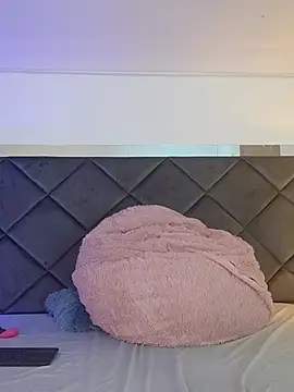 LunaaCurly online show from 9, 3, 2026