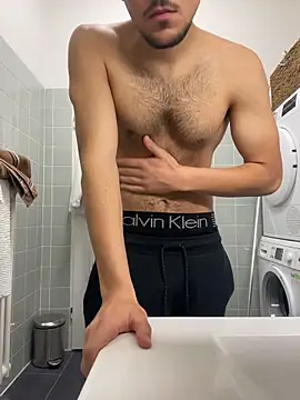 Snapshot of mfg_gio chatting on 18, 12, 2025 mfg gio online show from 18, 12, 2025