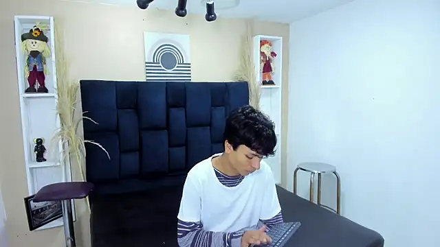 Joseph Gonzalez online show from 8, 3, 2026