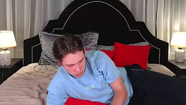 Snapshot of JamesRaww chatting on 15, 12, 2025 JamesRaww online show from 15, 12, 2025