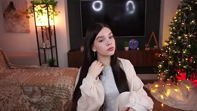 CarolynnDepetris online show from 16, 12, 2025