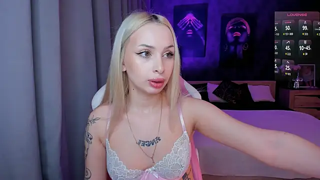 LanaMiracle online show from 7, 2, 2026