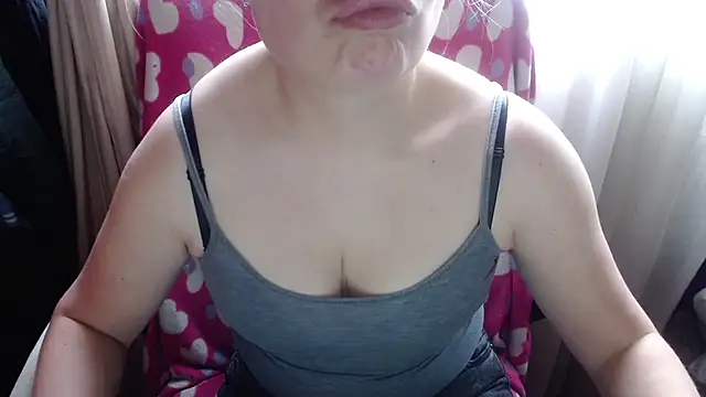 Snapshot of 666maskgirl chatting on 19, 3, 2026 666maskgirl online show from 19, 3, 2026