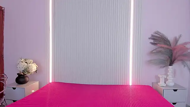 VivianOwen9 online show from 6, 3, 2026