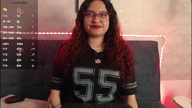 Snapshot of kat_belle chatting on 16, 12, 2025 kat belle online show from 16, 12, 2025