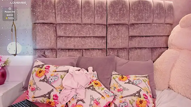 miaa quinn online show from 4, 3, 2026