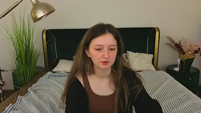 CyrenaLuxe online show from 29, 3, 2026