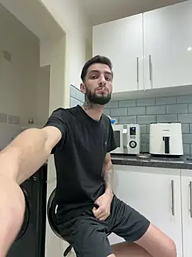 Juliann69Ramiro online show from 23, 2, 2026