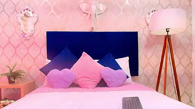 Snapshot of alanna_flowers chatting on 6, 2, 2026 alanna flowers online show from 6, 2, 2026