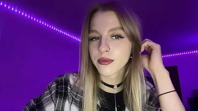 Snapshot of AzoticBasics chatting on 16, 12, 2025 AzoticBasics online show from 16, 12, 2025