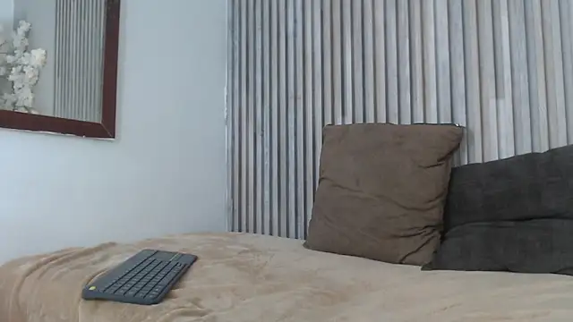 SmoothAlpha  online show from 5, 1, 2026