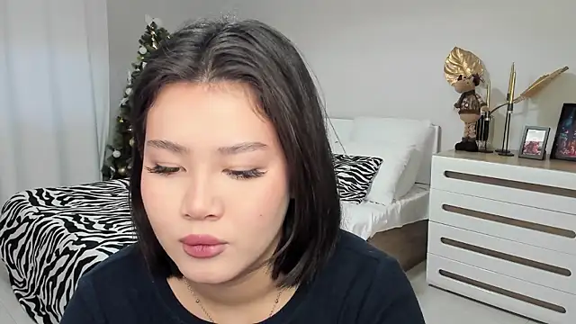 Brunette Charm online show from 10, 1, 2026