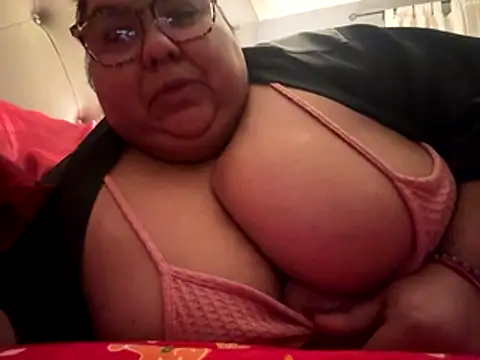Snapshot of Sexybbwqueen chatting on 18, 12, 2025 Sexybbwqueen online show from 18, 12, 2025