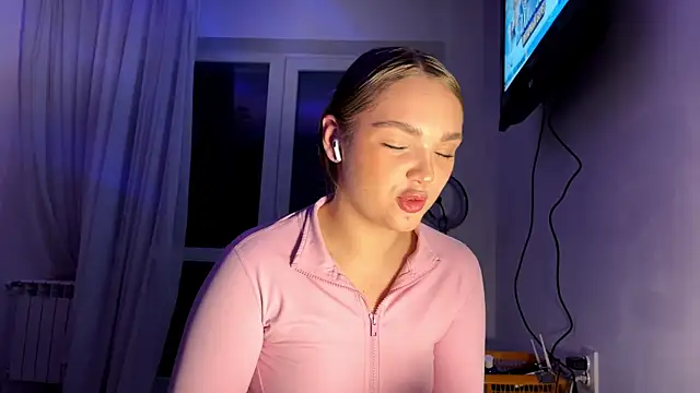 Snapshot of Ginnyinjeans chatting on 17, 12, 2025 Ginnyinjeans online show from 17, 12, 2025