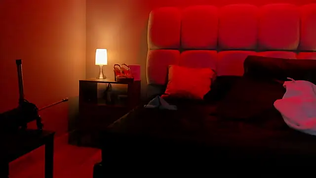 Snapshot of veromilff chatting on 8, 3, 2026 veromilff online show from 8, 3, 2026