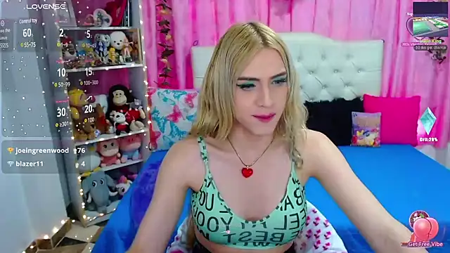 Snapshot of golden_girl01 chatting on 15, 3, 2025 golden girl01 online show from 15, 3, 2025