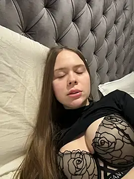 Nicole Loving online show from 20, 12, 2025