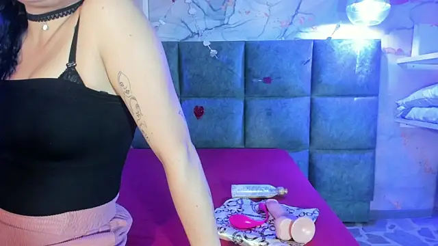 Victoria01  online show from 17, 2, 2026