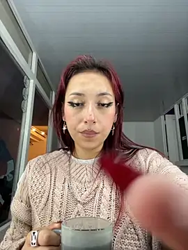 Snapshot of HoneyRed3 chatting on 16, 12, 2025 HoneyRed3 online show from 16, 12, 2025