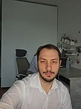 Snapshot of Lovebackground chatting on 3, 3, 2026 Lovebackground online show from 3, 3, 2026