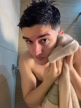 Valentino ceratti online show from 18, 12, 2025