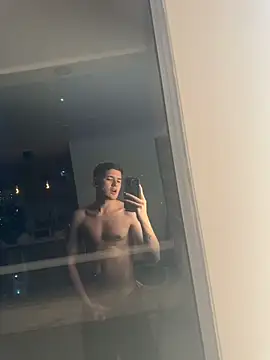 Valentino ceratti online show from 5, 1, 2026