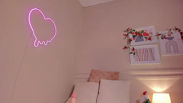 Snapshot of _emily__st chatting on 16, 12, 2025 emily st online show from 16, 12, 2025