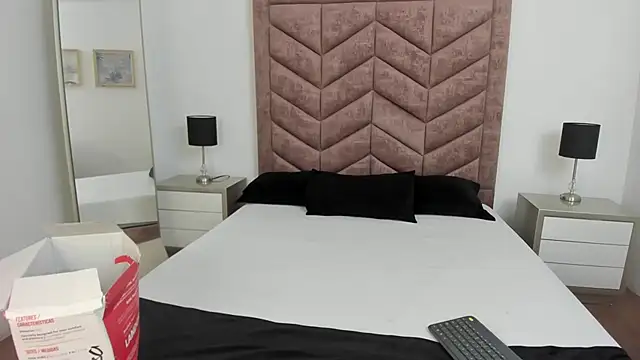 Scarlett  Noir online show from 3, 3, 2026