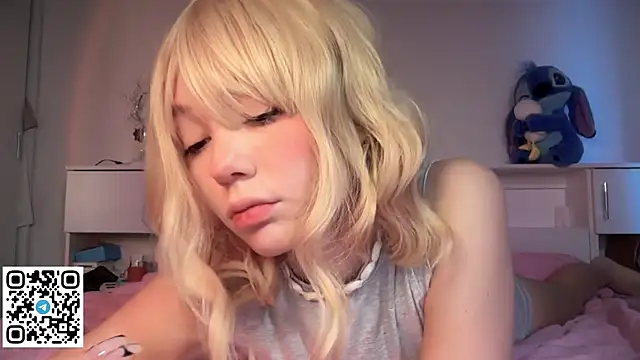 Snapshot of Mayal1na chatting on 18, 12, 2025 Mayal1na online show from 18, 12, 2025