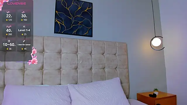 Lilie petite online show from 13, 12, 2025