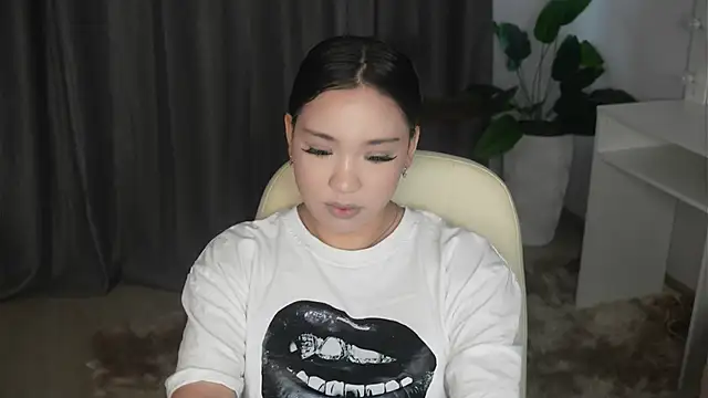 AyannaMilian online show from 15, 12, 2025