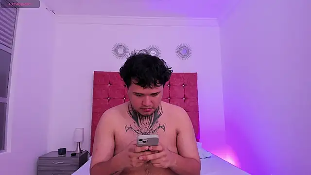 Snapshot of Beele_and_Evie chatting on 3, 3, 2026 Beele and Evie online show from 3, 3, 2026