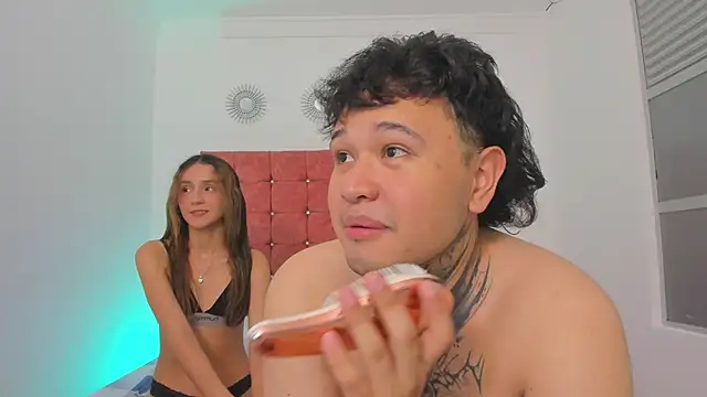 Snapshot of Beele_and_Evie chatting on 22, 3, 2026 Beele and Evie online show from 22, 3, 2026