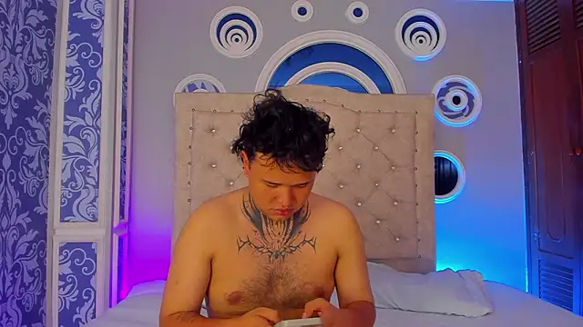 Snapshot of Beele_and_Evie chatting on 26, 3, 2026 Beele and Evie online show from 26, 3, 2026