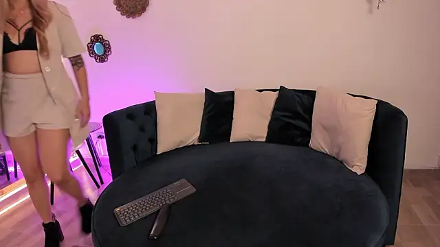 Morgan Lux online show from 17, 1, 2026