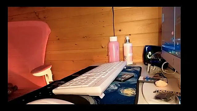 vickvalencia2 online show from 15, 3, 2026