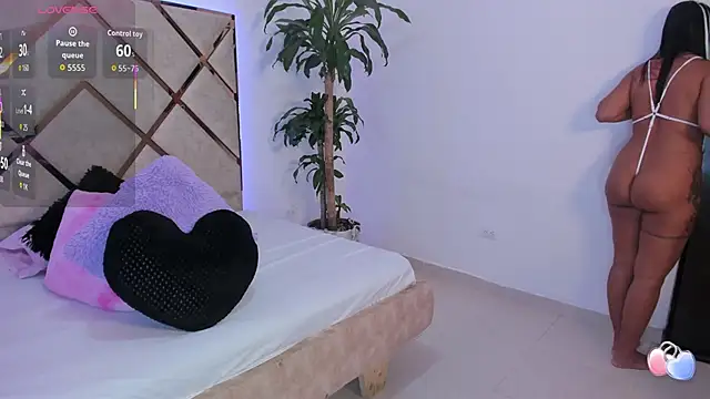 queenie staar online show from 22, 2, 2026