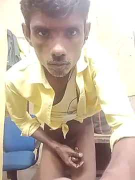 Snapshot of Akash32y chatting on 13, 12, 2025 Akash32y online show from 13, 12, 2025